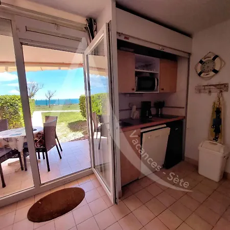 En Rez De Jardin Dans Avec Piscine * Sete